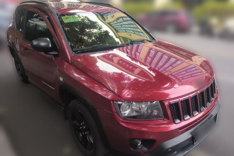 Used Jeep Compass 2014 Revised Version 2.0L Two-Wheel Drive Entry-Level Edition Front Right 45 Deg