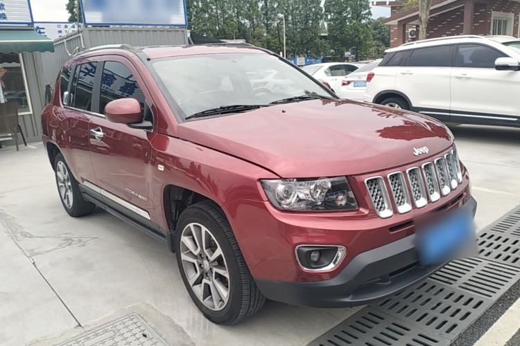 Used Jeep Compass 2014 Revised Version 2.0L Two-Wheel Drive Elite Edition Front Right 45 Deg