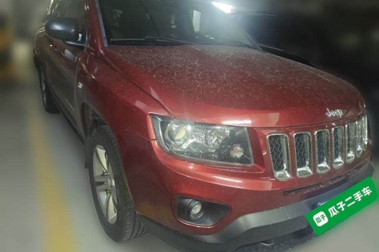 Used Jeep Compass 2014 2.0L two-wheel drive sport version Front Right 45 Deg