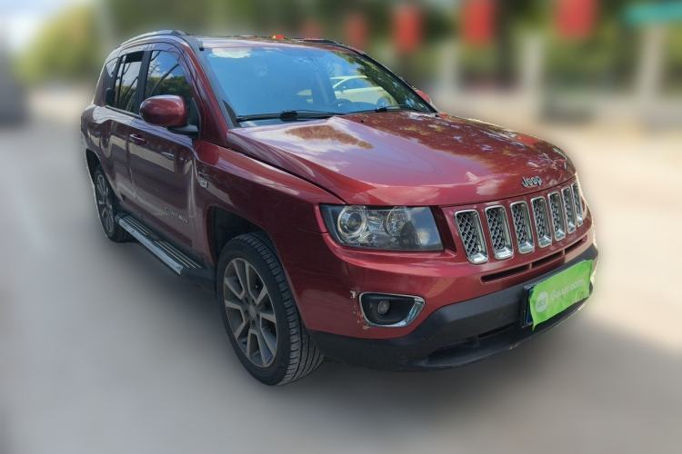 Used Jeep Compass 2014 2.4L four-wheel drive luxury version Front Right 45 Deg