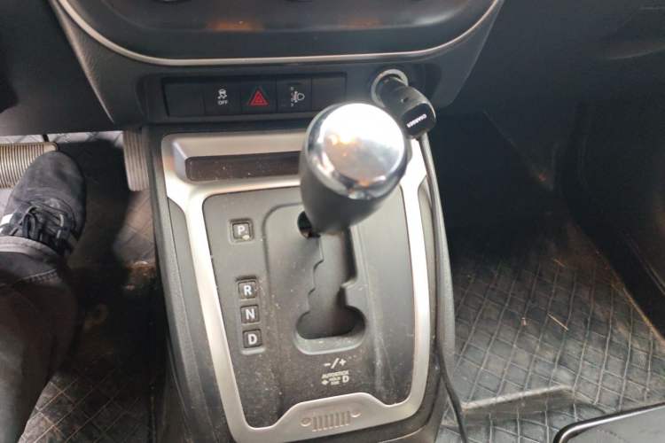 Used Jeep Compass 2014 2.4L Four-Wheel Drive Serpentine Collection Edition Gear Lever