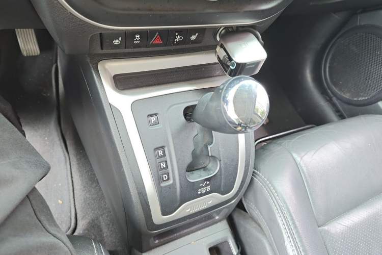 Used Jeep Compass 2014 Revised Version 2.0L Two-Wheel Drive Elite Edition Gear Lever