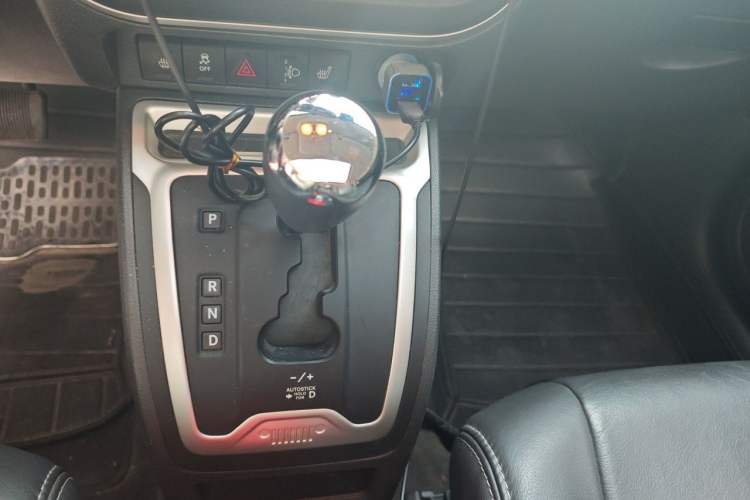 Used Jeep Compass 2014 2.4L four-wheel drive luxury version Gear Lever