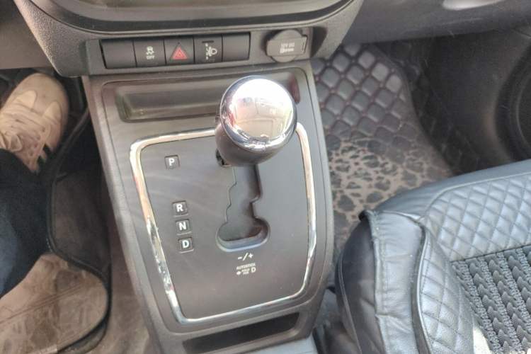 Used Jeep Compass 2014 Revised Version 2.0L Two-Wheel Drive Entry-Level Edition Gear Lever