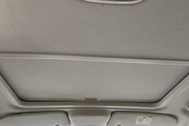 Used Jeep Compass 2014 2.0L two-wheel drive sport version Headliner