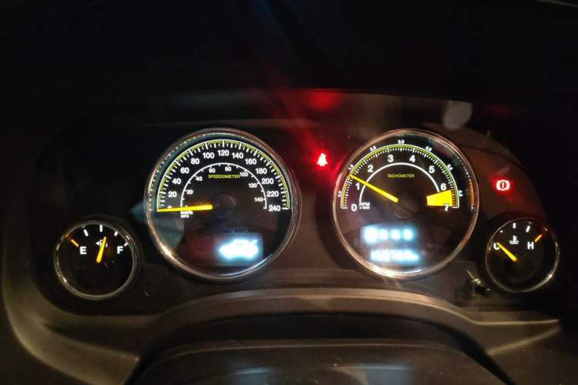 Used Jeep Compass 2014 Revised Version 2.4L Four-Wheel Drive Comfort Edition Instrument Cluster
