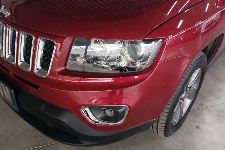 Used Jeep Compass 2014 Revised Version 2.4L Four-Wheel Drive Comfort Edition Left Front Headlight
