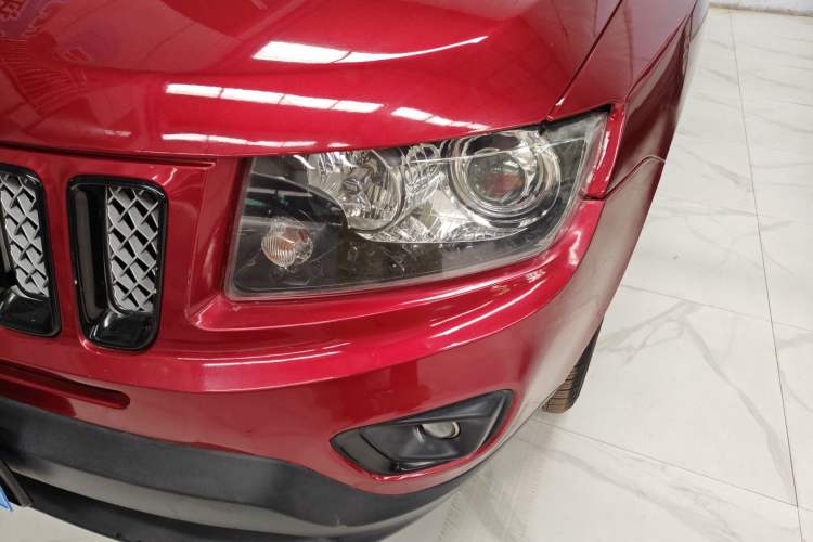 Used Jeep Compass 2014 Revised Version 2.4L Four-Wheel Drive Comfort Edition Left Front Headlight