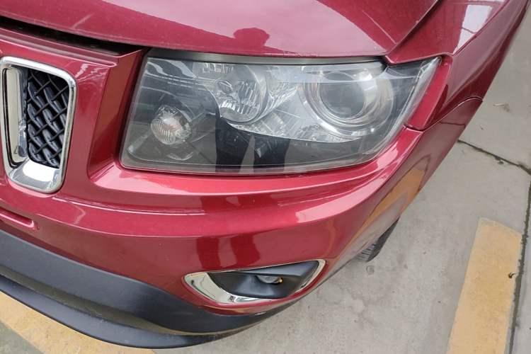 Used Jeep Compass 2014 Revised Version 2.4L Four-Wheel Drive Comfort Edition Left Front Headlight