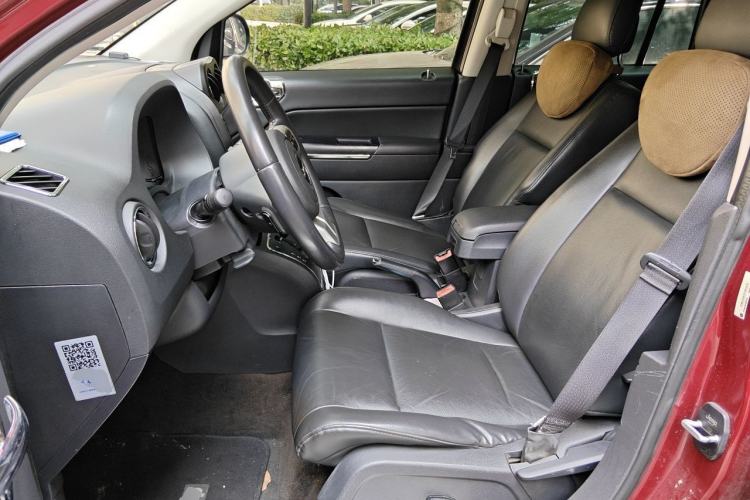 Used Jeep Compass 2014 2.0L two-wheel drive sport version Left Front Seat