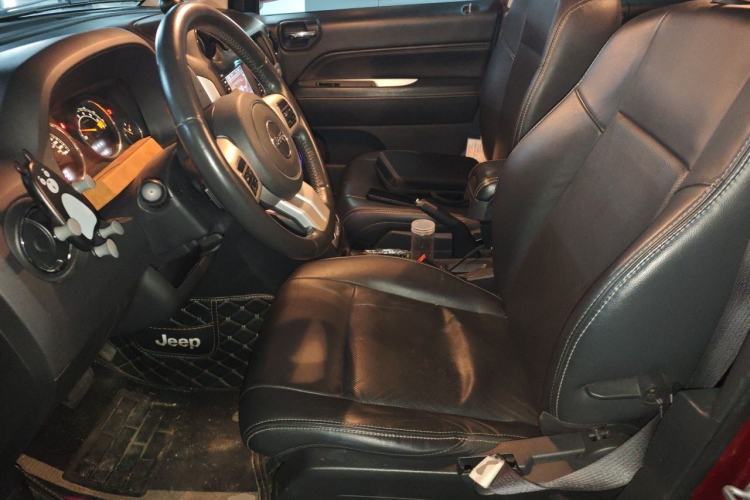 Used Jeep Compass 2014 2.4L four-wheel drive luxury version Left Front Seat