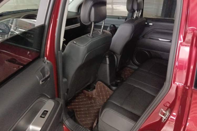 Used Jeep Compass 2014 Revised Version 2.4L Four-Wheel Drive Comfort Edition Left Rear Seat