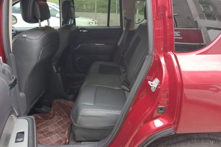 Used Jeep Compass 2014 Revised Version 2.4L Four-Wheel Drive Comfort Edition Left Rear Seat