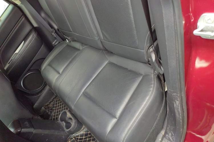 Used Jeep Compass 2014 Revised Version 2.4L Four-Wheel Drive Luxury Edition Left Rear Seat