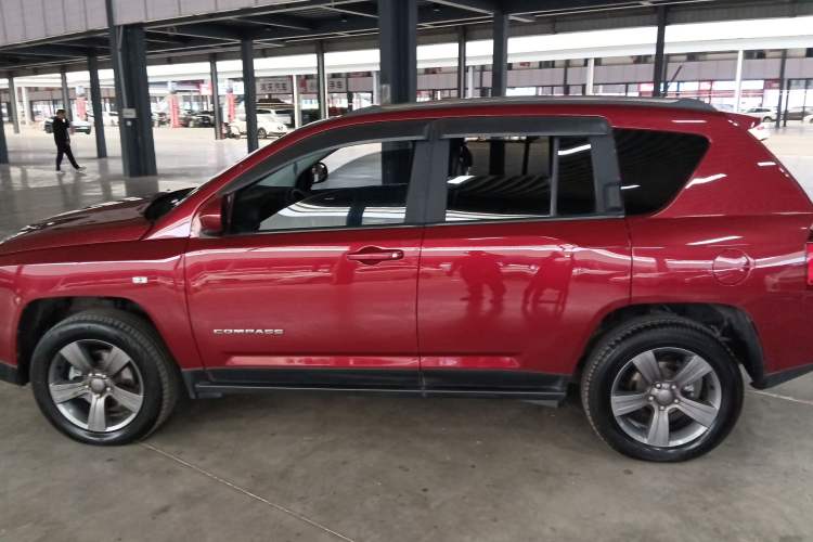 Used Jeep Compass 2014 Revised Version 2.4L Four-Wheel Drive Comfort Edition Left Side