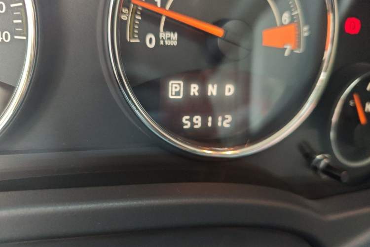 Used Jeep Compass 2014 2.4L four-wheel drive luxury version Odometer Close Up