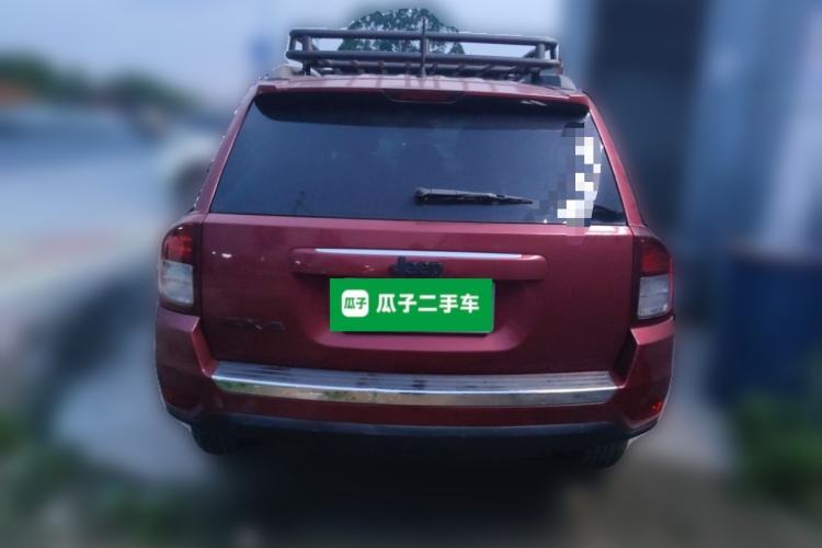 Used Jeep Compass 2014 2.4L four-wheel drive sport version Rear