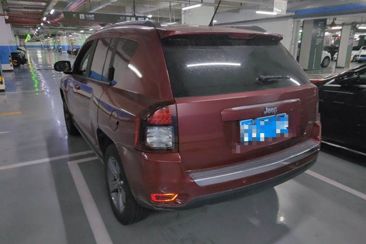 Used Jeep Compass 2014 2.4L four-wheel drive sport version Rear Left 45 Deg