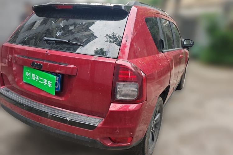 Used Jeep Compass 2014 2.4L Four-Wheel Drive Serpentine Collection Edition Rear Right 45 Deg