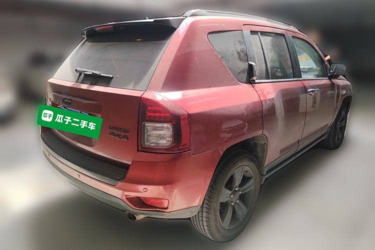 Used Jeep Compass 2014 2.4L Four-Wheel Drive Serpentine Collection Edition Rear Right 45 Deg