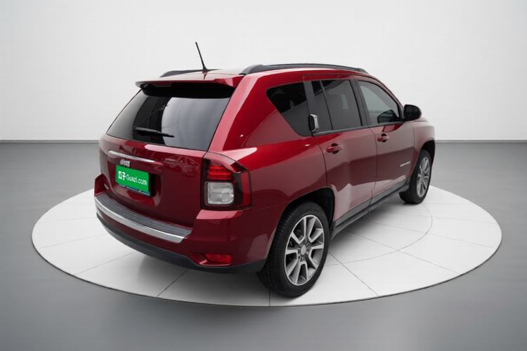 Used Jeep Compass 2014 2.4L four-wheel drive luxury version Rear Right 45 Deg