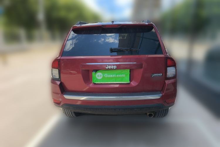 Used Jeep Compass 2014 2.4L four-wheel drive luxury version Rear