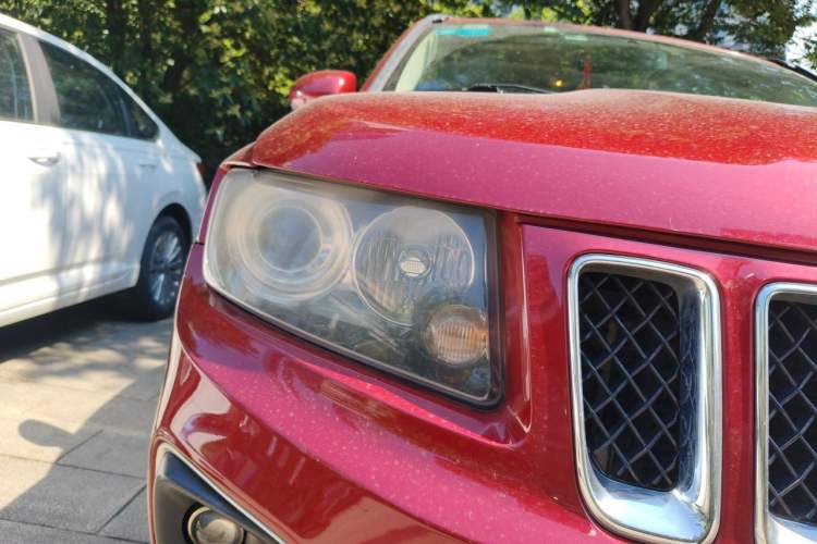 Used Jeep Compass 2014 Revised Version 2.4L Four-Wheel Drive Comfort Edition Right Front Headlight