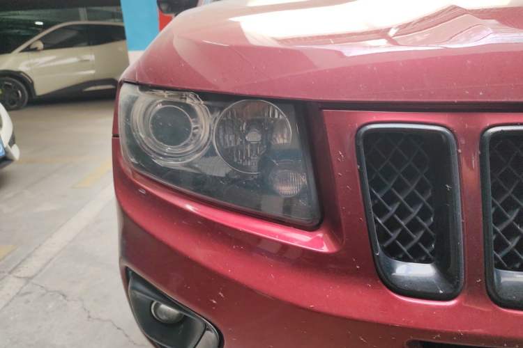 Used Jeep Compass 2014 2.4L Four-Wheel Drive Serpentine Collection Edition Right Front Headlight