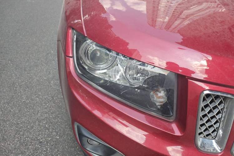 Used Jeep Compass 2014 2.4L four-wheel drive luxury version Right Front Headlight