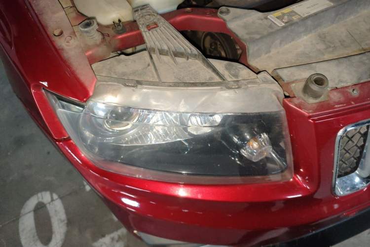 Used Jeep Compass 2014 2.4L four-wheel drive luxury version Right Front Headlight
