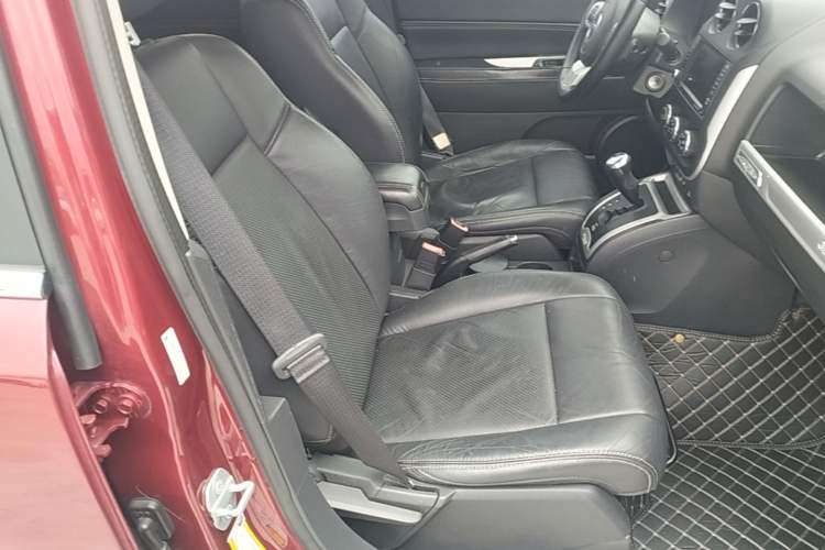 Used Jeep Compass 2014 Revised Version 2.0L Two-Wheel Drive Elite Edition Right Front Seat