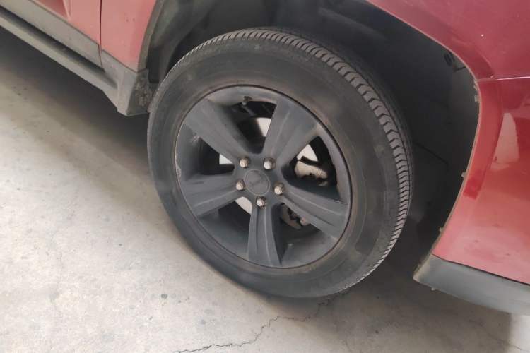 Used Jeep Compass 2014 2.4L Four-Wheel Drive Serpentine Collection Edition Right Front Wheel Hub