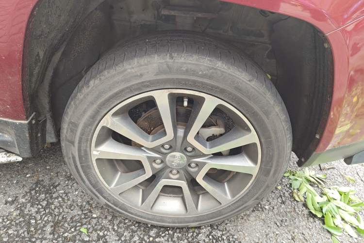 Used Jeep Compass 2014 Revised Version 2.0L Two-Wheel Drive Elite Edition Right Front Wheel Hub