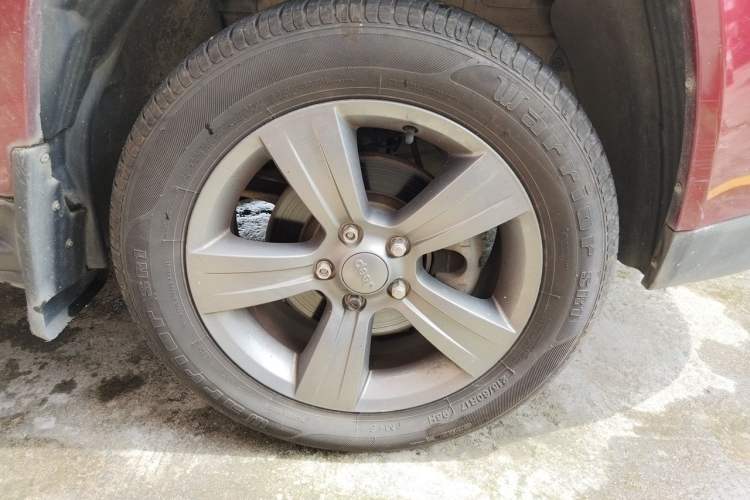 Used Jeep Compass 2014 Revised Version 2.4L Four-Wheel Drive Comfort Edition Right Front Wheel Hub