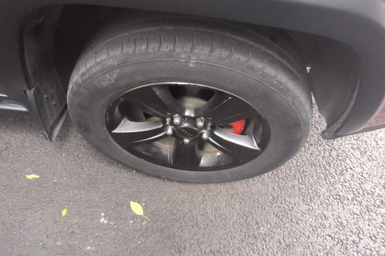 Used Jeep Compass 2014 Revised Version 2.0L Two-Wheel Drive Entry-Level Edition Right Front Wheel Hub
