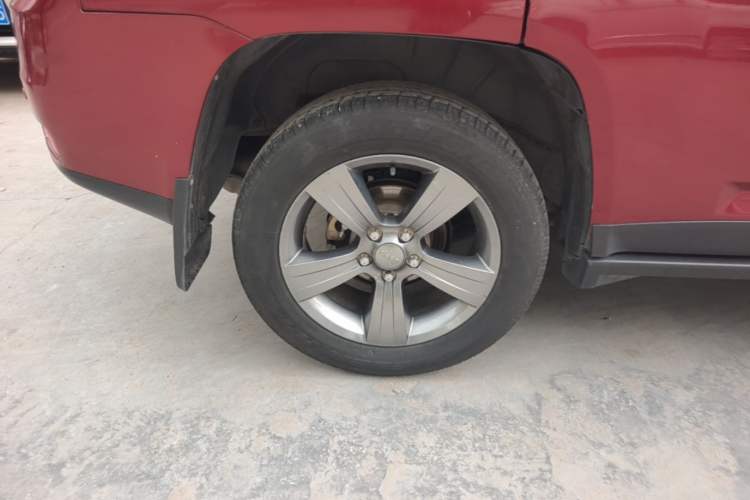 Used Jeep Compass 2014 Revised Version 2.4L Four-Wheel Drive Comfort Edition Right Rear Wheel Hub