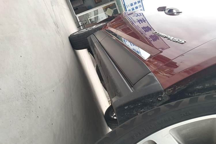Used Jeep Compass 2014 Revised Version 2.0L Two-Wheel Drive Elite Edition Right Side Sill