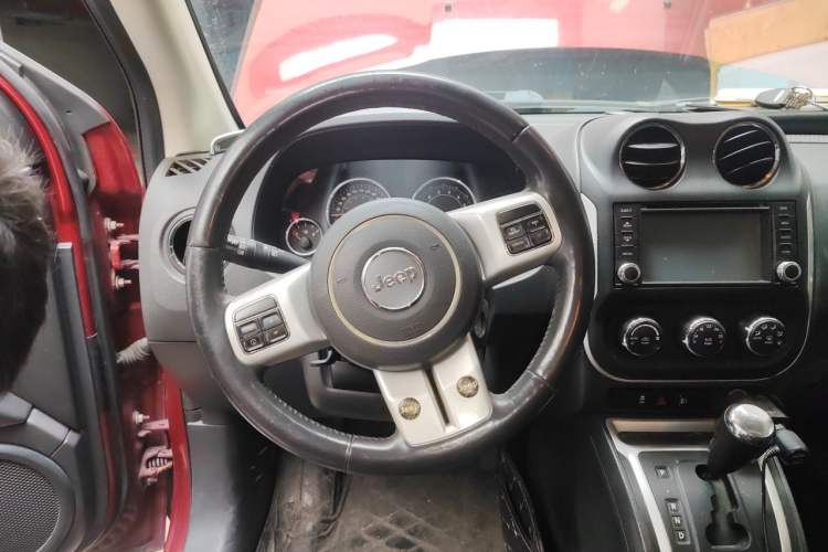 Used Jeep Compass 2014 2.4L Four-Wheel Drive Serpentine Collection Edition Steering Wheel