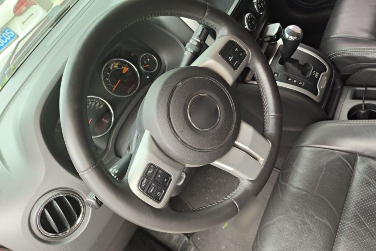 Used Jeep Compass 2014 Revised Version 2.0L Two-Wheel Drive Elite Edition Steering Wheel