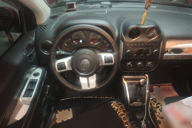 Used Jeep Compass 2014 Revised Version 2.4L Four-Wheel Drive Comfort Edition Steering Wheel