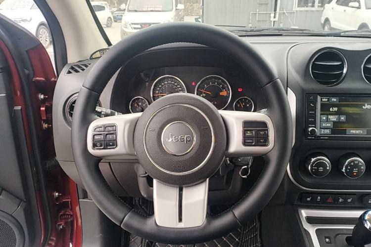 Used Jeep Compass 2014 Revised Version 2.0L Two-Wheel Drive Elite Edition Steering Wheel