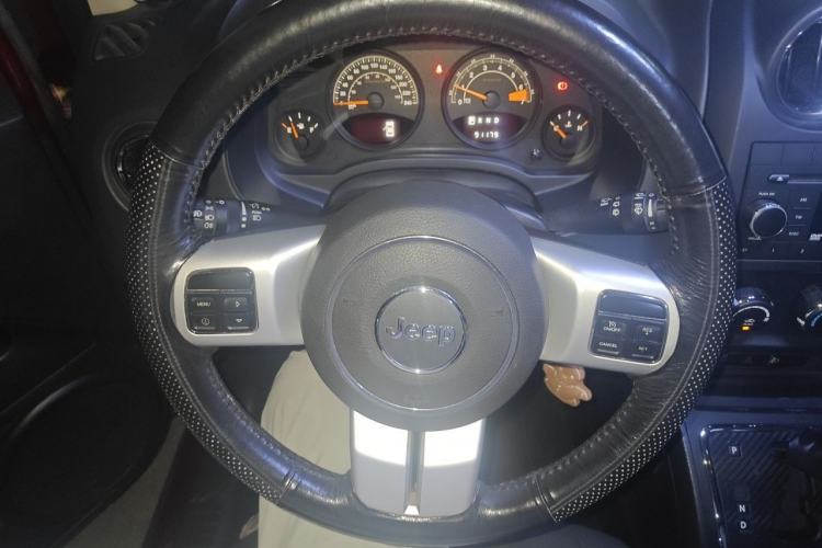 Used Jeep Compass 2014 2.0L two-wheel drive sport version Steering Wheel