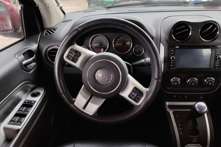 Used Jeep Compass 2014 Revised Version 2.4L Four-Wheel Drive Comfort Edition Steering Wheel