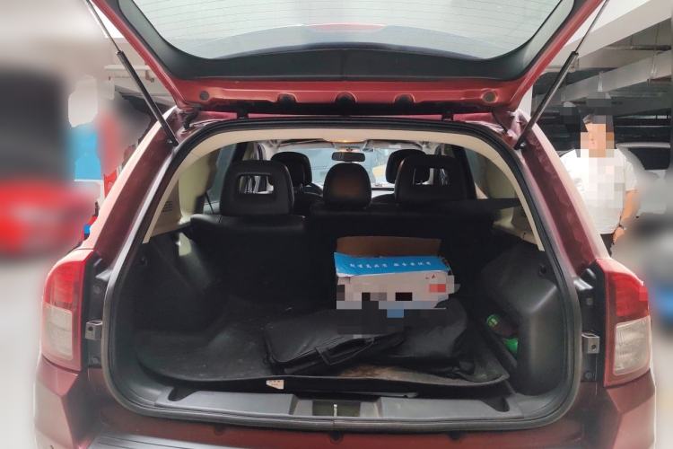 Used Jeep Compass 2014 2.4L Four-Wheel Drive Serpentine Collection Edition Trunk