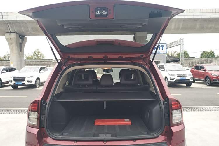Used Jeep Compass 2014 Revised Version 2.0L Two-Wheel Drive Elite Edition Trunk