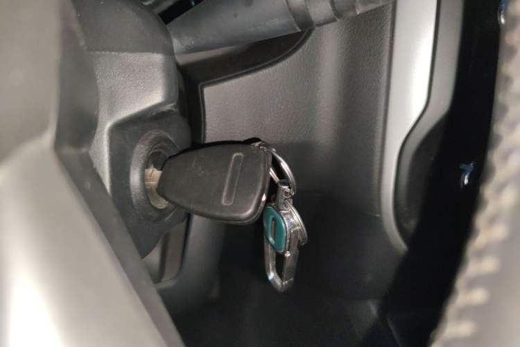 Used Jeep Compass 2014 2.4L four-wheel drive sport version Vehicle Key