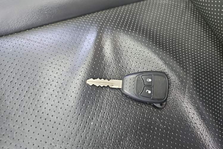 Used Jeep Compass 2014 2.4L four-wheel drive luxury version Vehicle Key