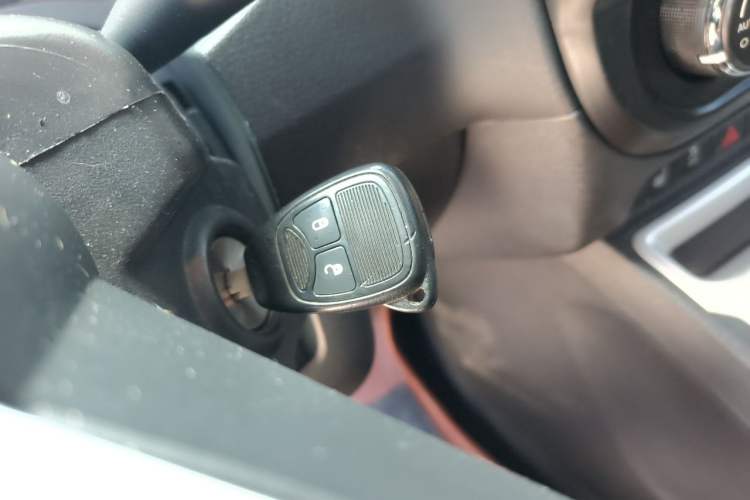 Used Jeep Compass 2014 2.4L four-wheel drive luxury version Vehicle Key