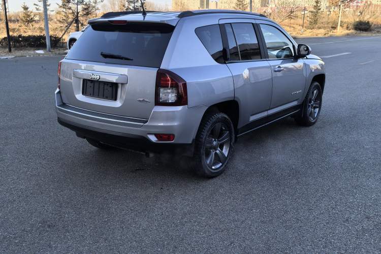 Used Jeep Compass 2014 Revised Version 2.4L Four-Wheel Drive Comfort Edition Exterior 5