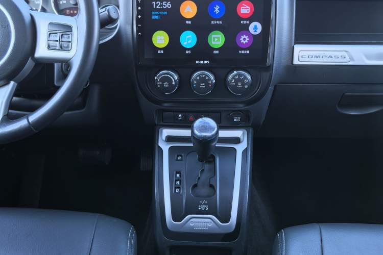 Used Jeep Compass 2014 Revised Version 2.4L Four-Wheel Drive Comfort Edition Interior 7